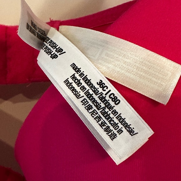 Hot Pink Push-Up Bra – Size 36C – Underwire – Adjustable Straps - Picture 3 of 10